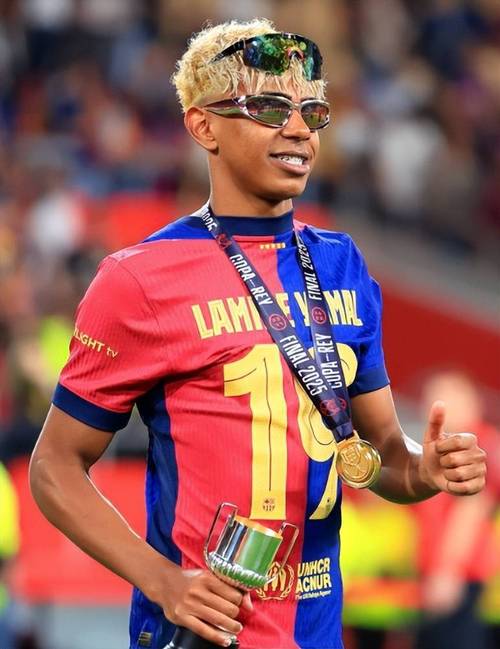 德塞利心目中的最佳11人，真是BIG胆，竟然无“公认”足坛第一人