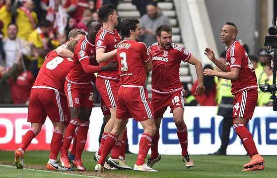 就要和你贴贴！曼联利物浦相爱相杀 积分死缠焦孟不离