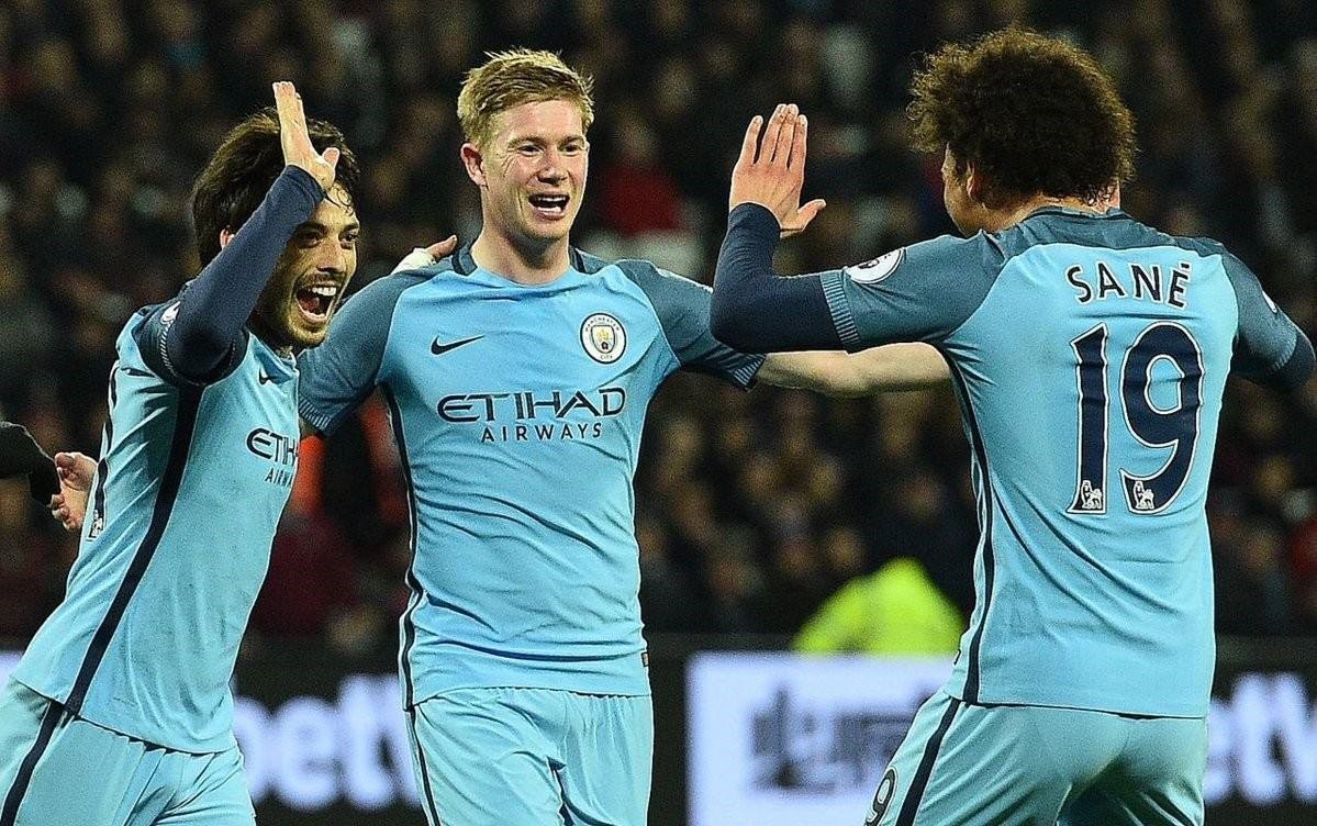 报16连胜终结之仇！凯恩破门追平姆巴佩，拜仁3-2柏林联合三线狂飙