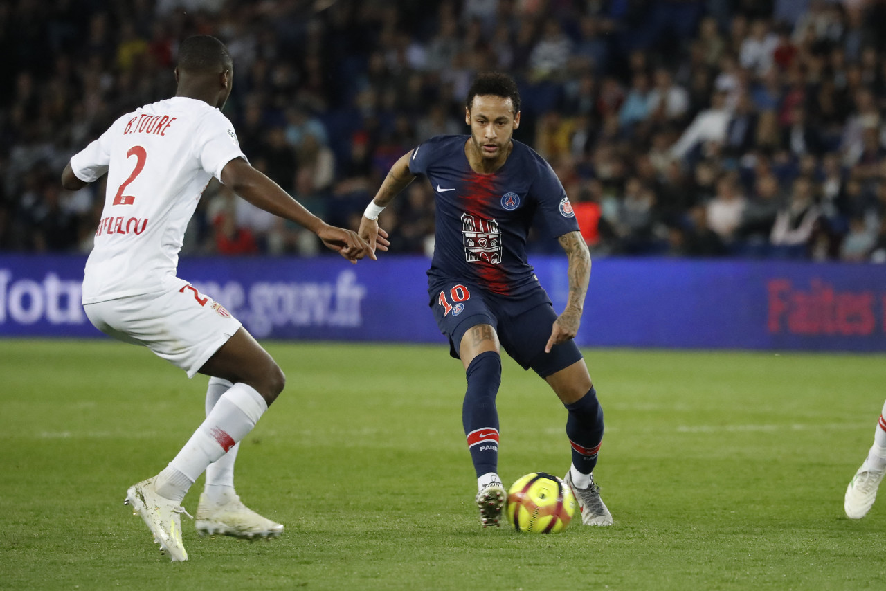 足球欧冠最新积分榜出炉，两大豪门濒临淘汰