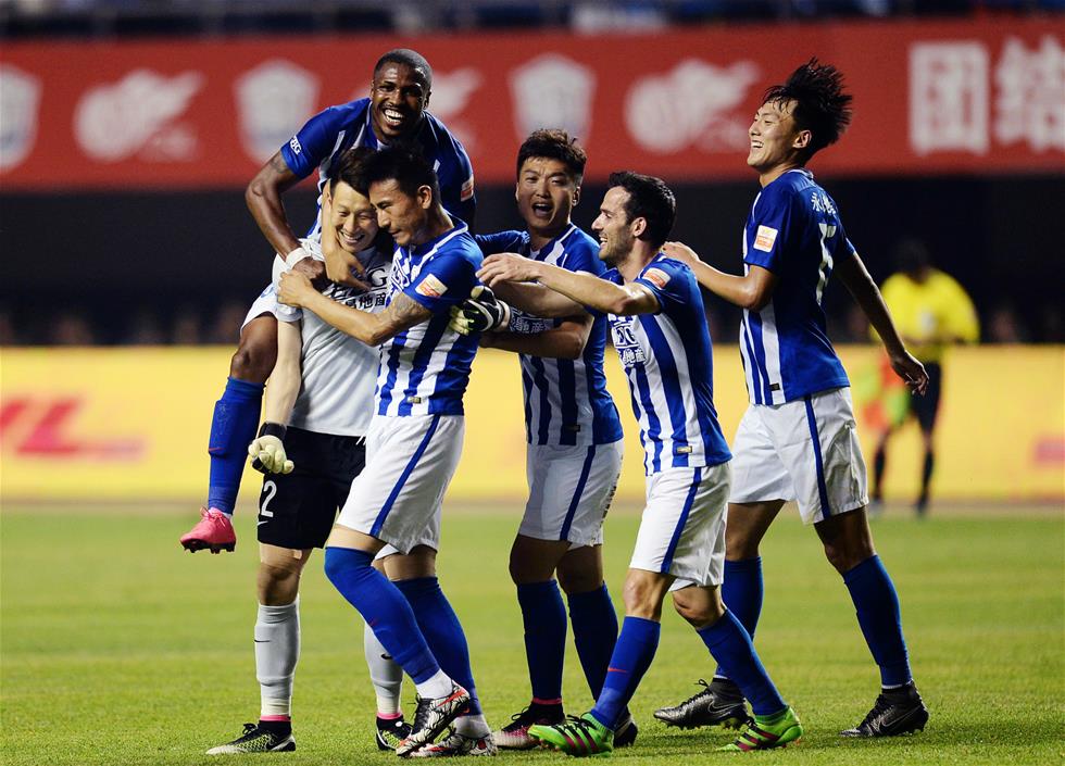 懂球妹采访：她是切尔西球迷，最喜欢阿扎尔和坎特