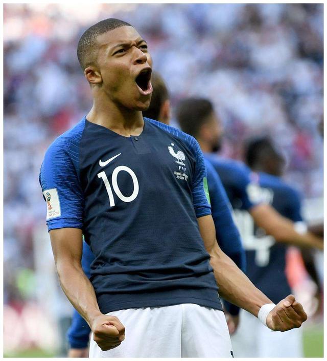 法甲战报：克瓦拉茨赫利亚双响，拉莫斯制胜，巴黎5-0雷恩