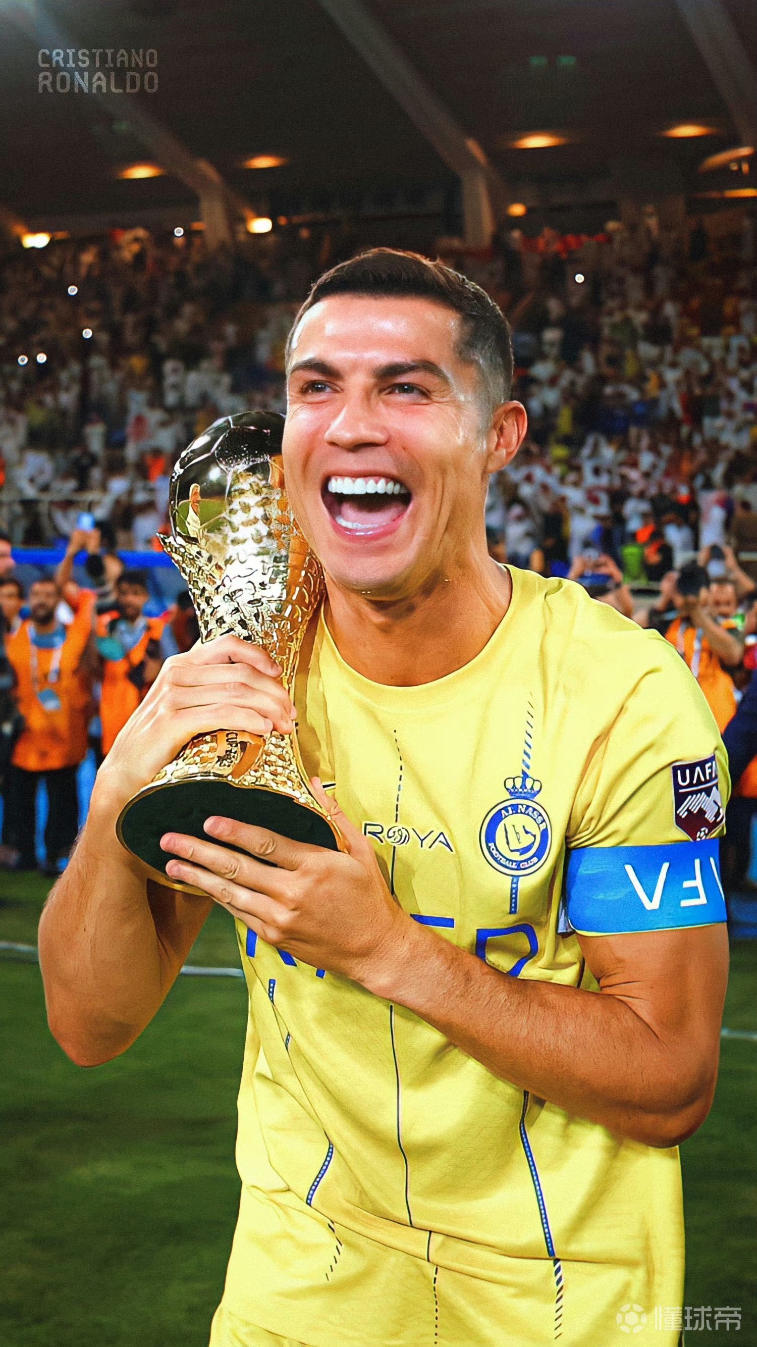 没有技巧全是感情，弗兰克告别演讲深情演唱《月亮代表我的心》